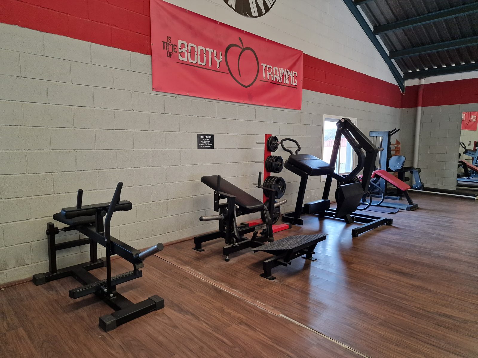 Sala de musculación real de Olimpo NGR Gym